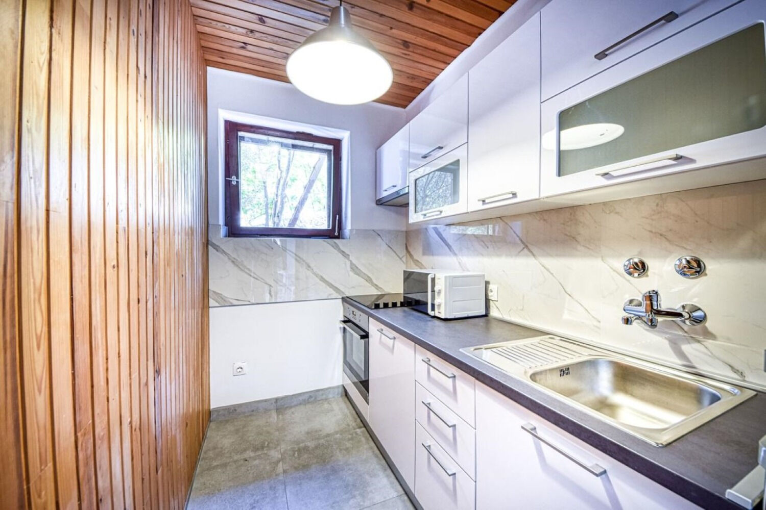 Room Ref 105241-A2