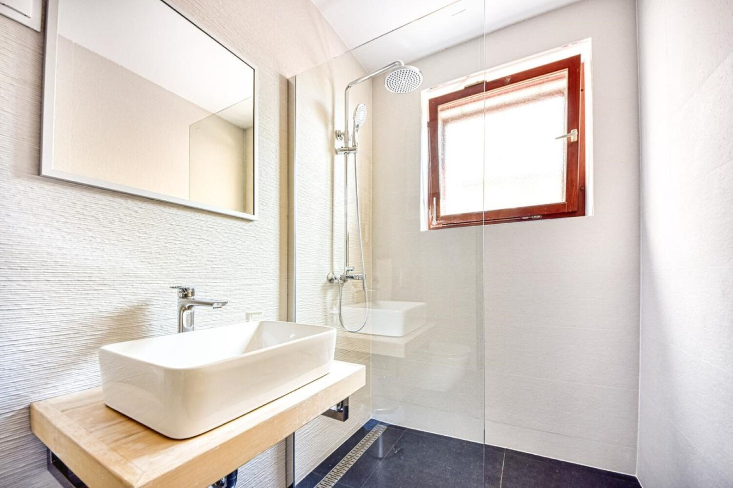 Room Ref 105241-A2