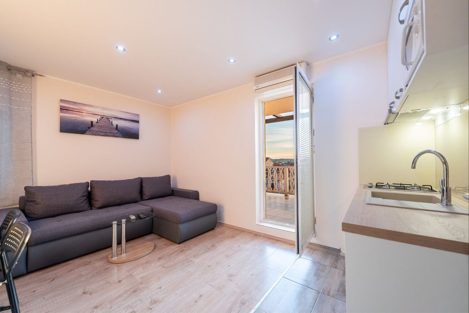 Apartments Tomo 105341-A1