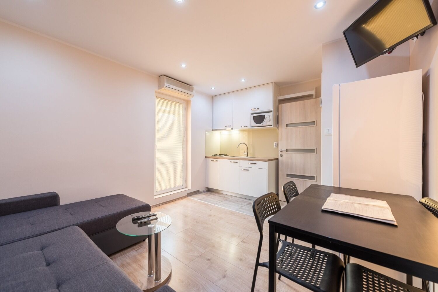 Apartments Tomo 105341-A1