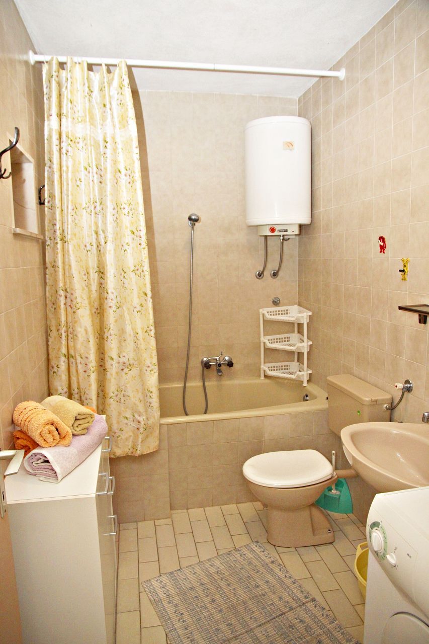 Apartments Nikola 105371-A2