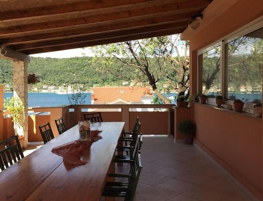 Apartment and Rooms Mila 10555-A1