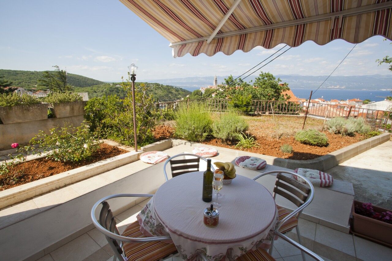 Apartments Luka 10566-A1
