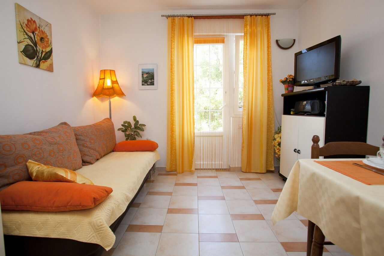 Apartments Luka 10566-A1