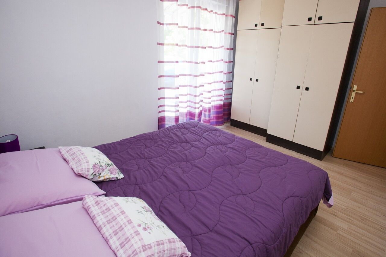 Apartments Luka 10566-A1
