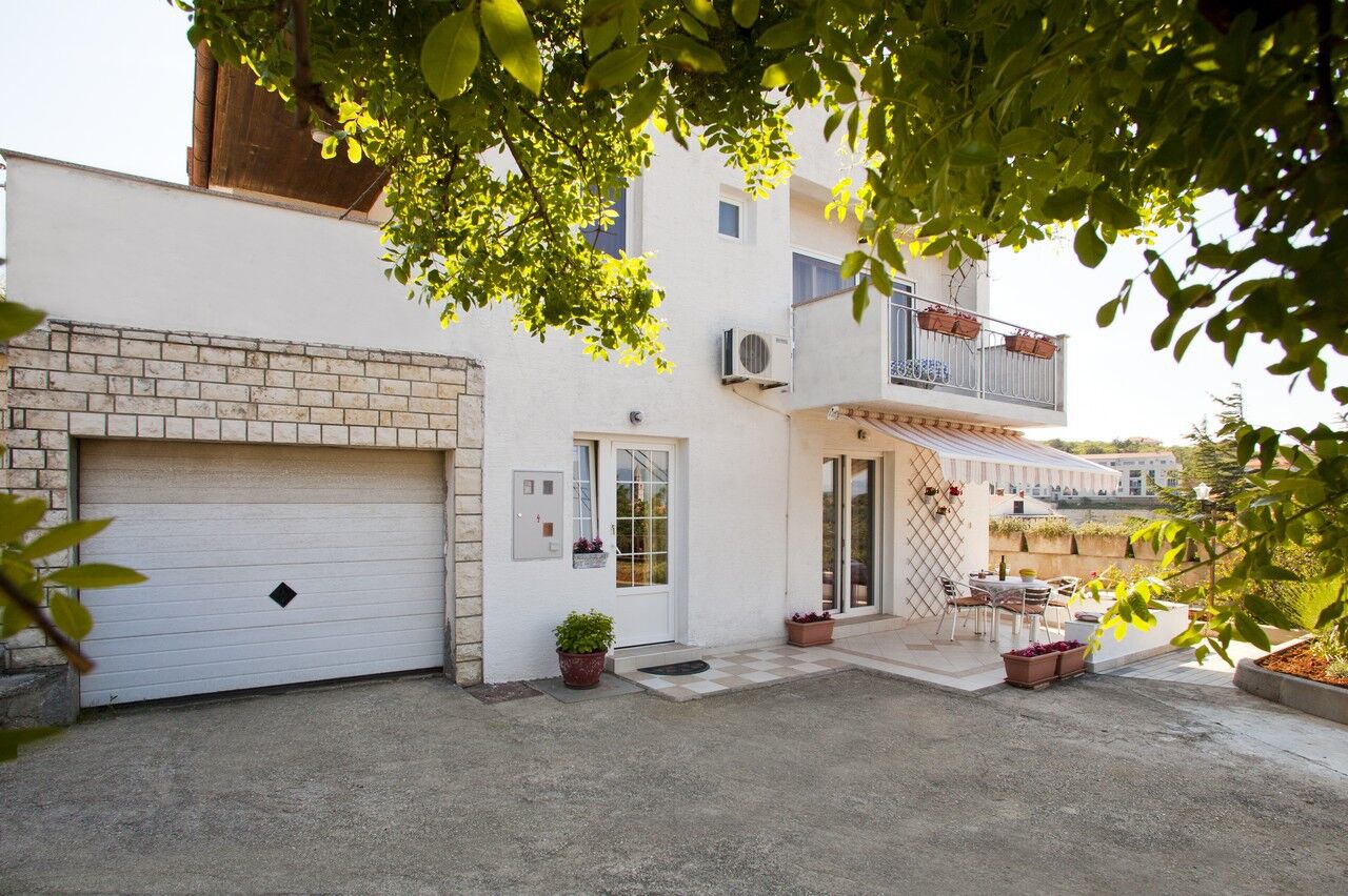 Apartments Luka 10566-A2