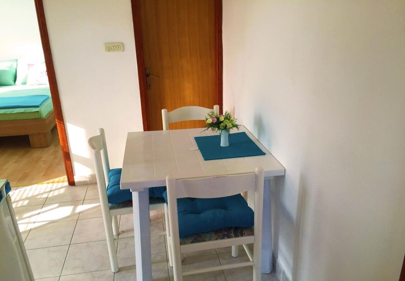 Apartment Mir 105681-A1