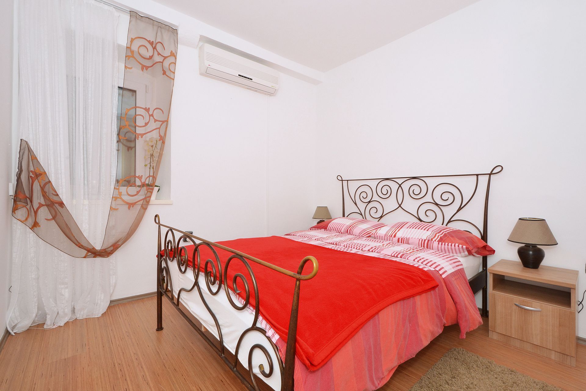 Apartment Irvin 10585-A1
