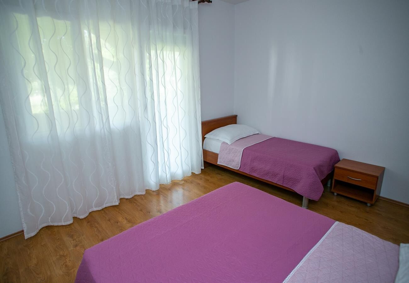 Apartments Ana 10596-A1