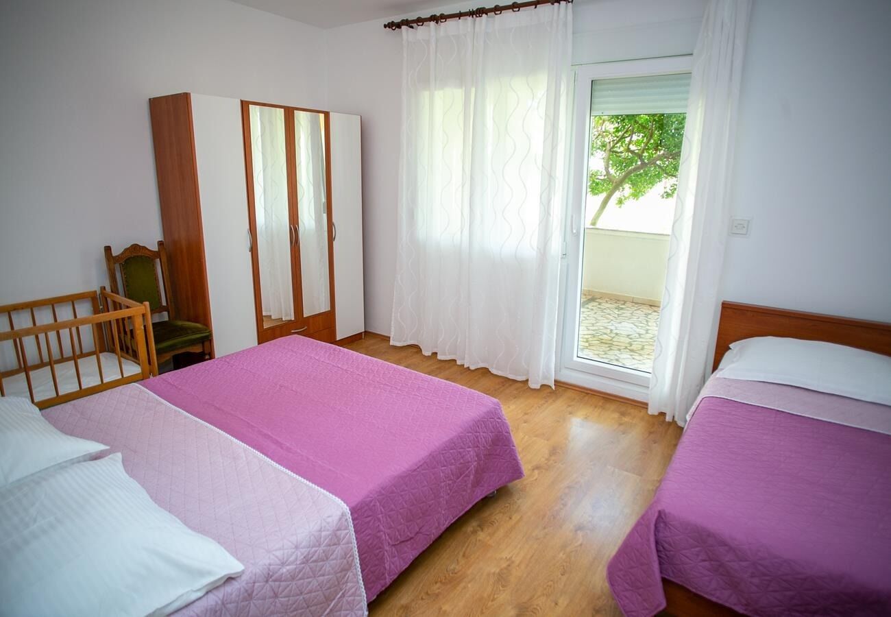 Apartments Ana 10596-A1