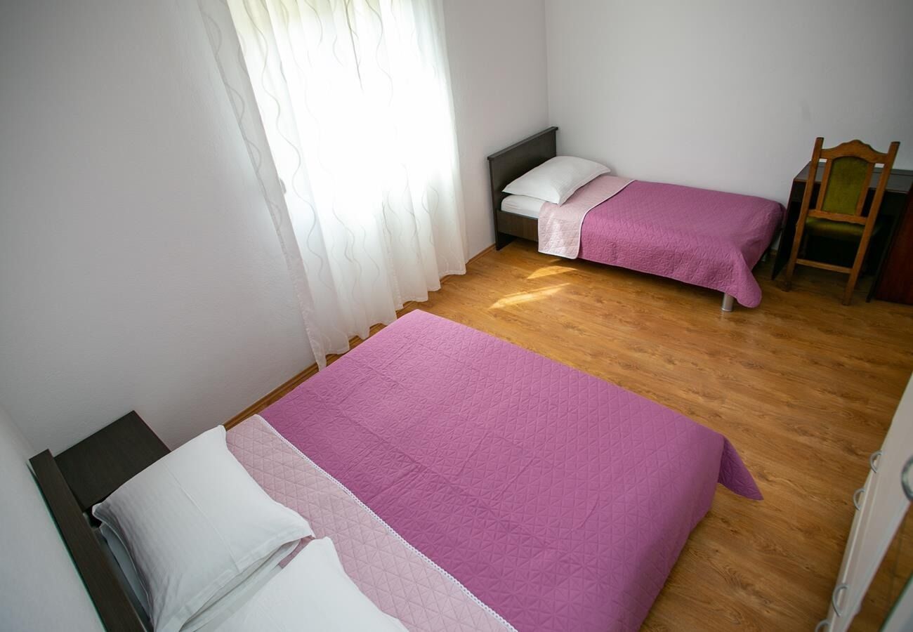 Apartments Ana 10596-A1