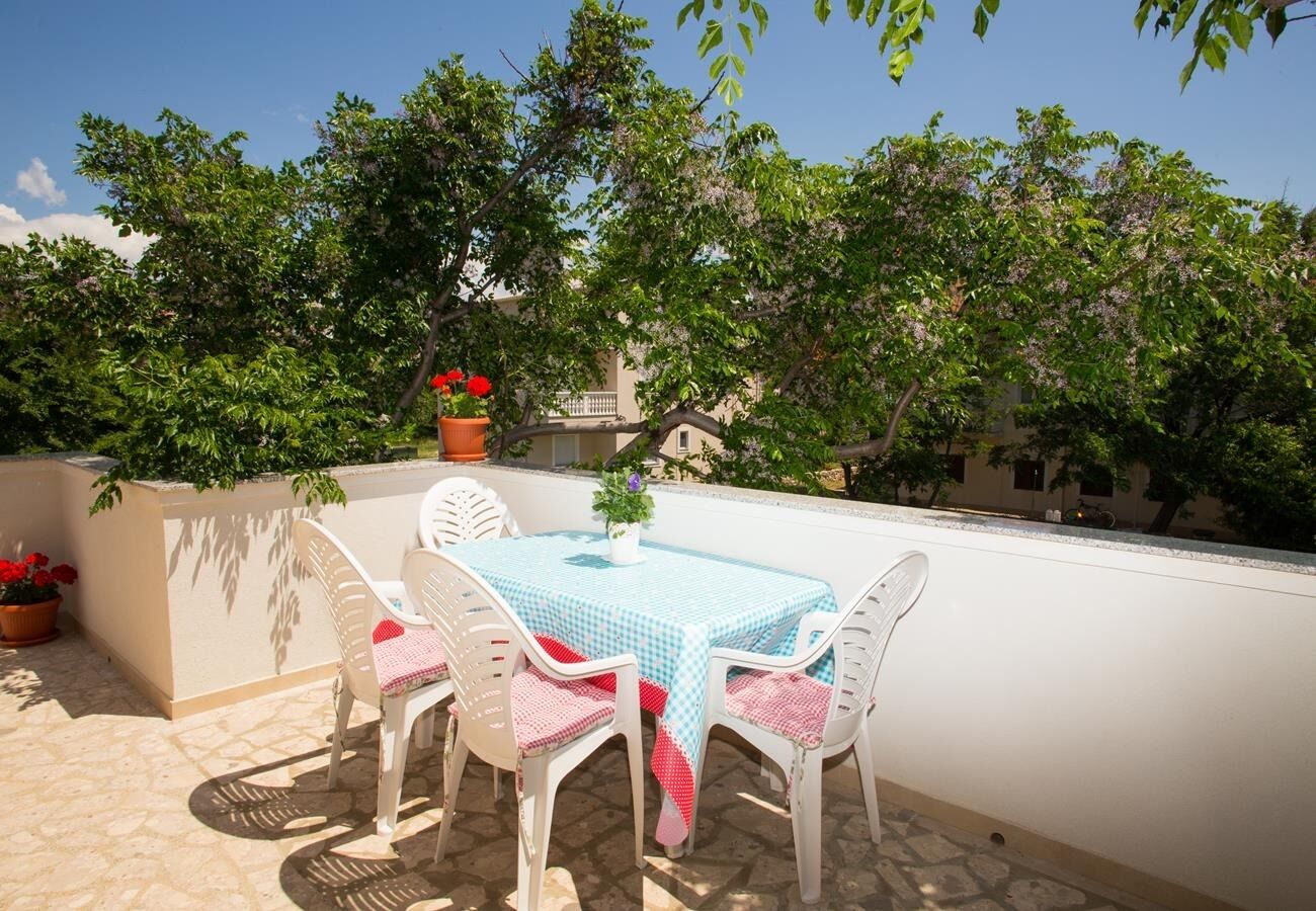 Apartments Ana 10596-A2