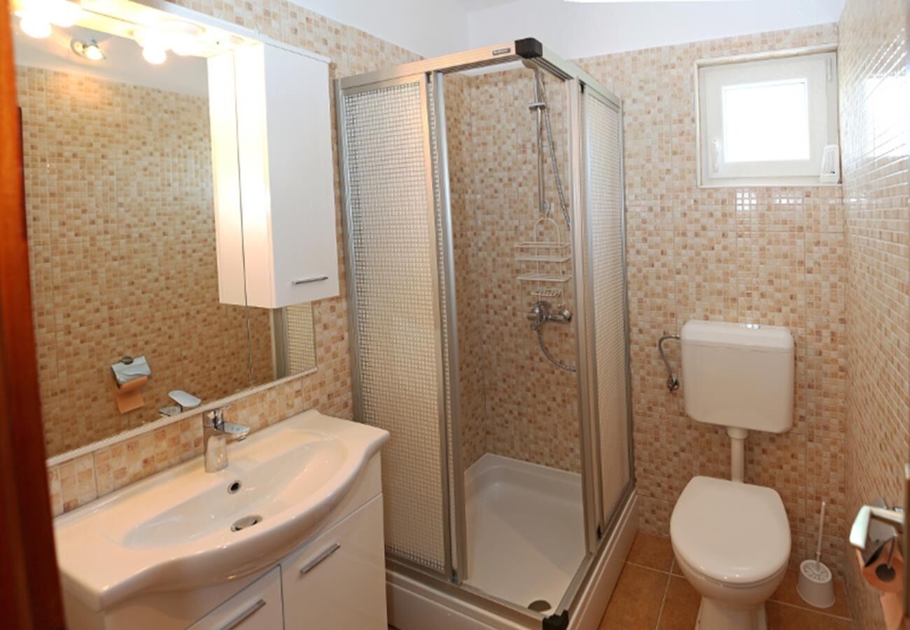 Apartments Ana 10596-A2