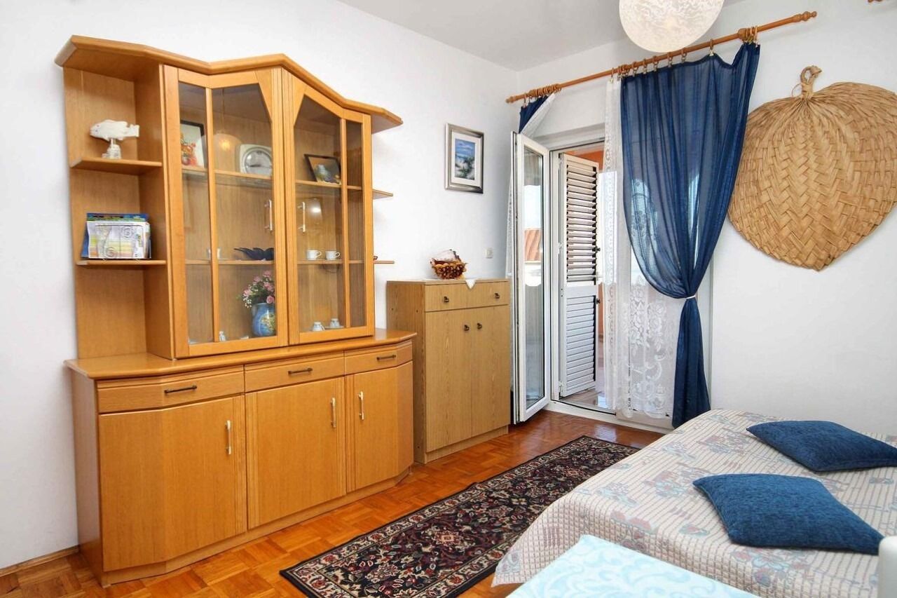 Room Cherry 105931-A1