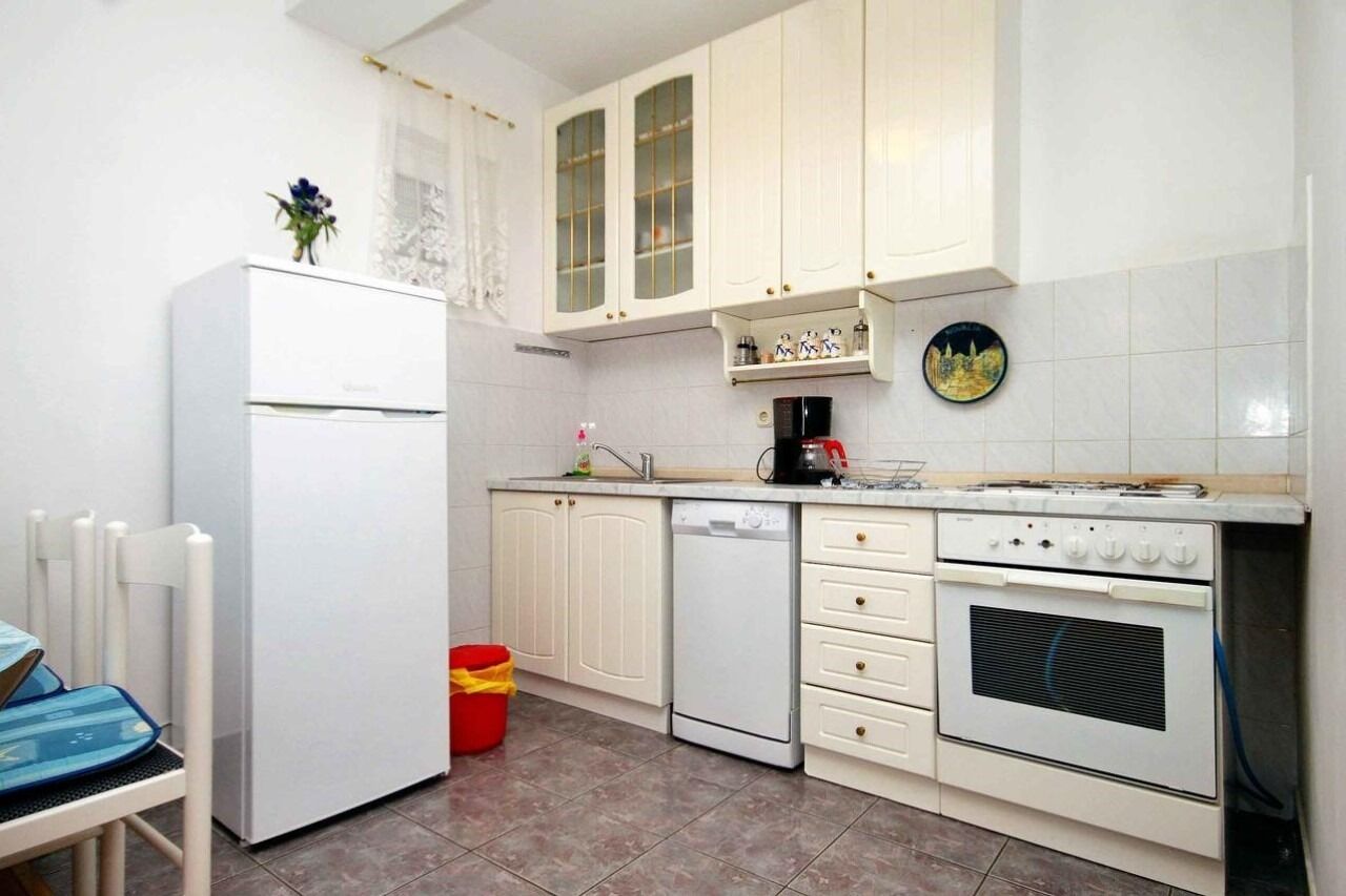 Room Cherry 105931-A1