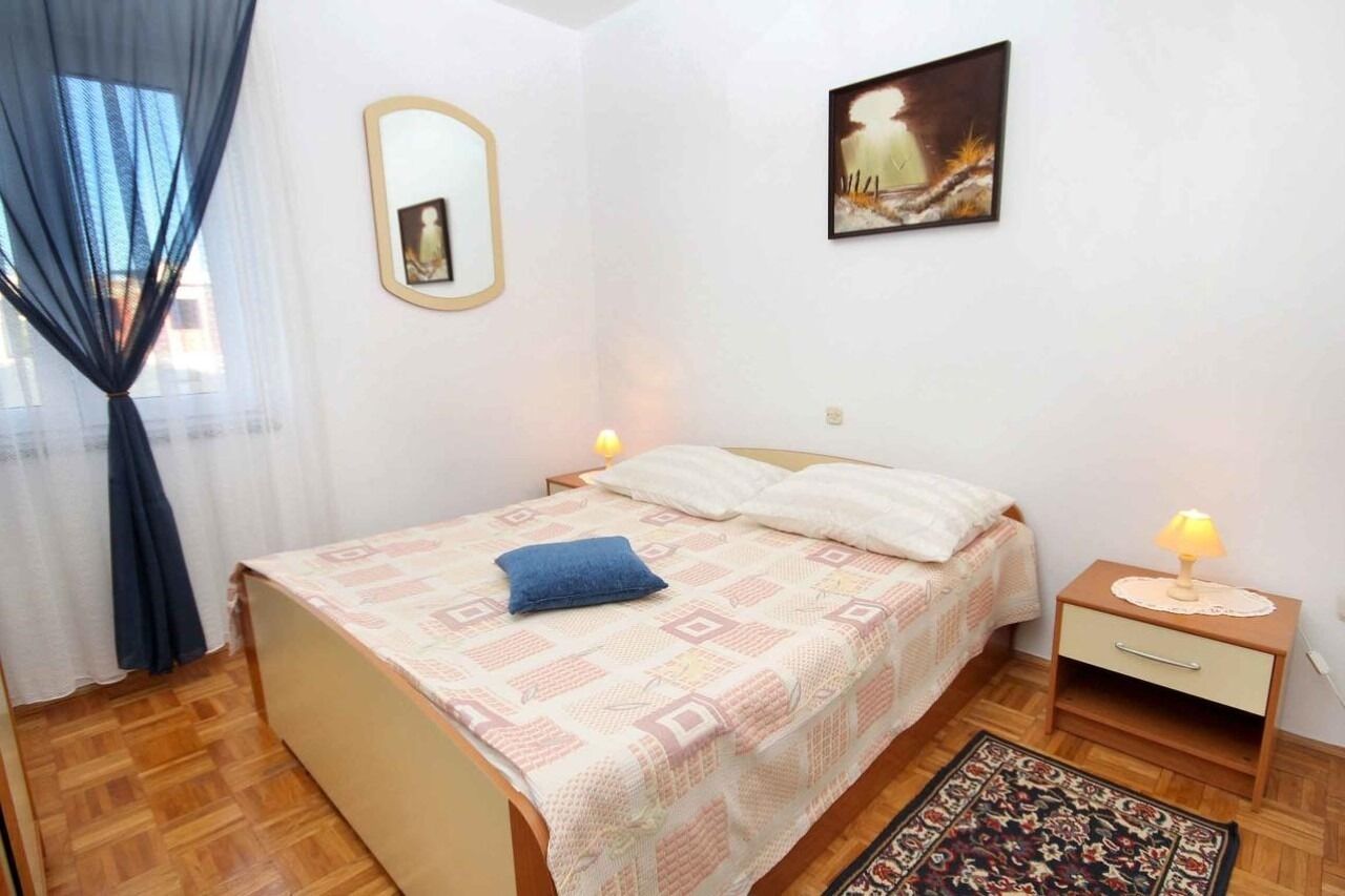 Room Cherry 105931-A1