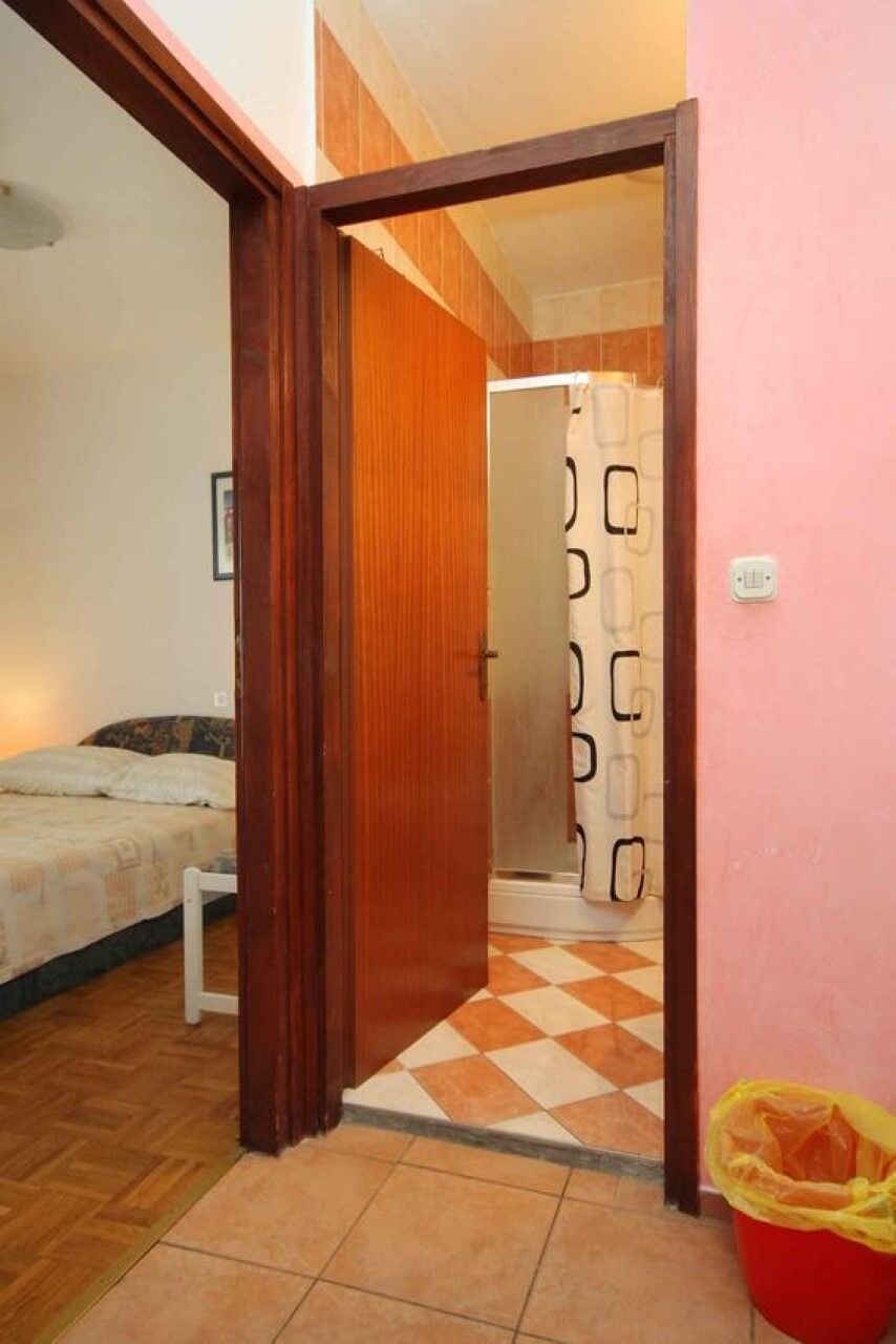 Room Cherry 105931-A2