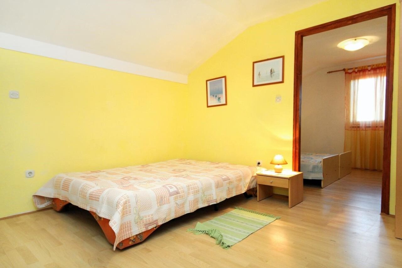 Room Cherry 105931-A3