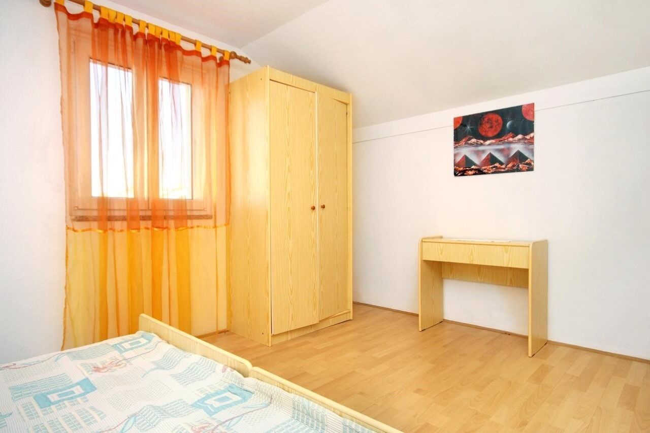 Room Cherry 105931-A3