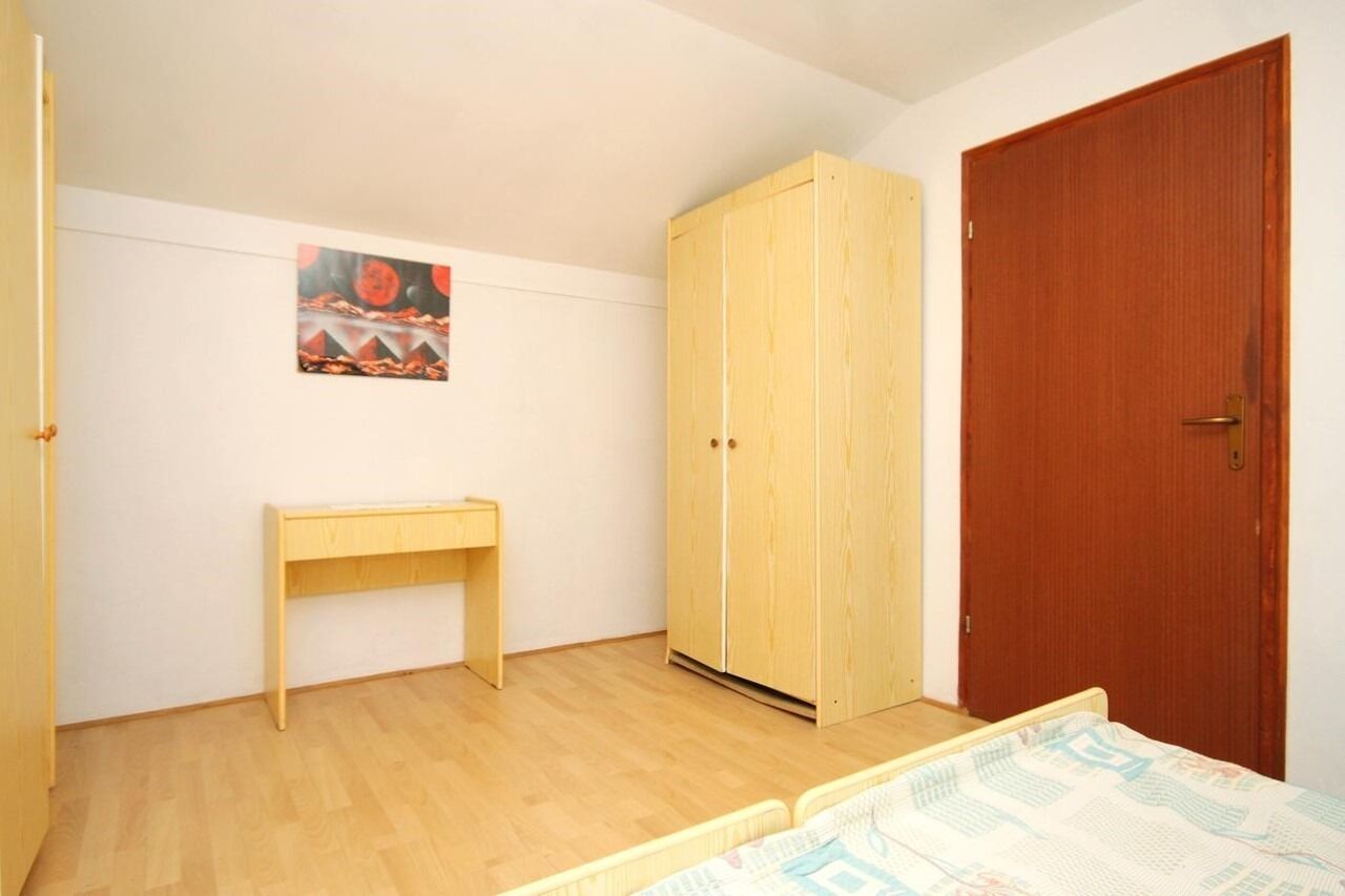 Room Cherry 105931-A3