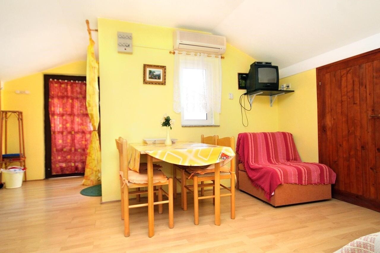 Room Cherry 105931-A3