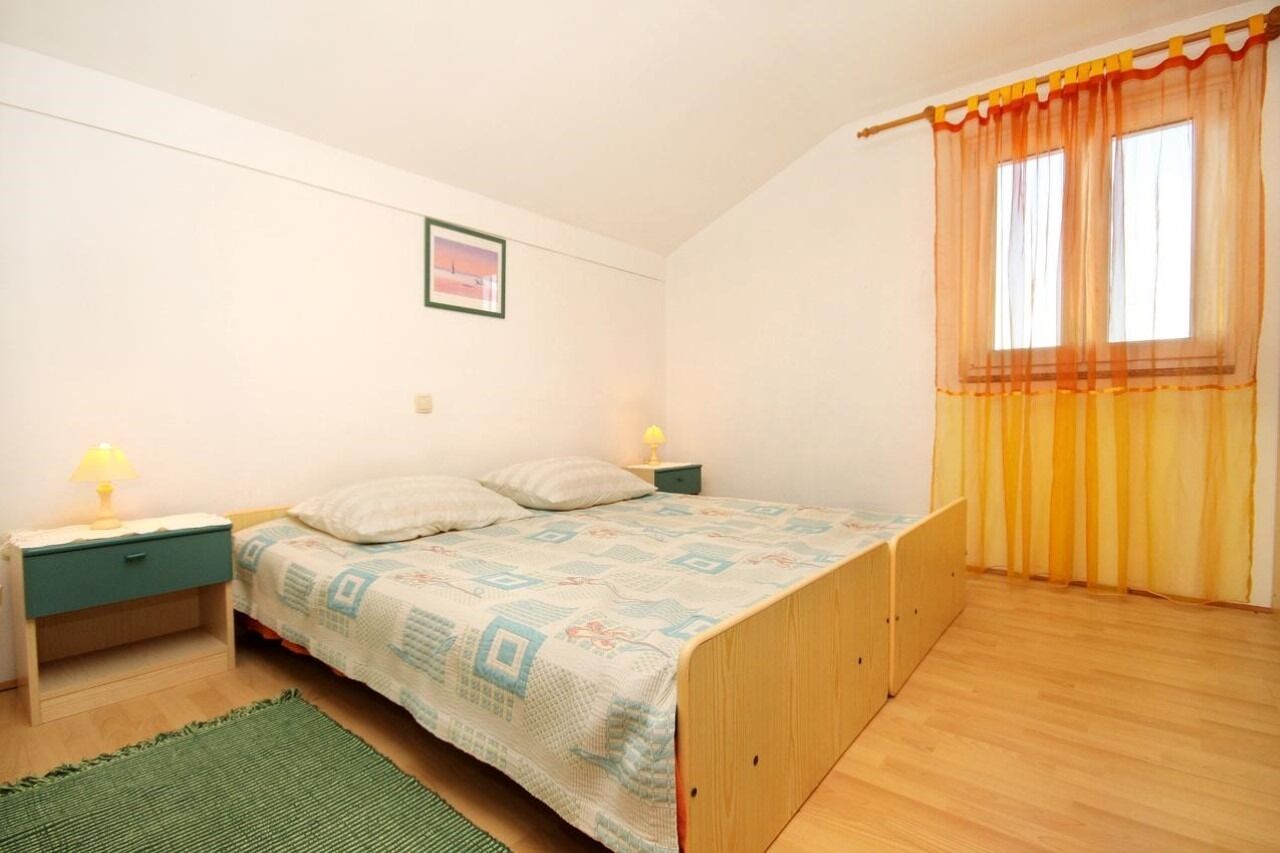 Room Cherry 105931-A3