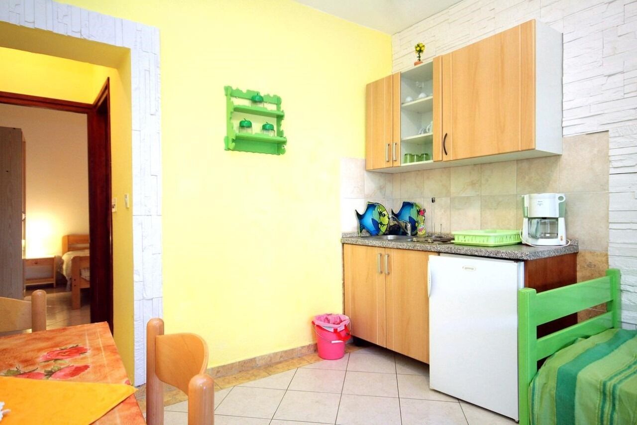 Room Cherry 105931-A4