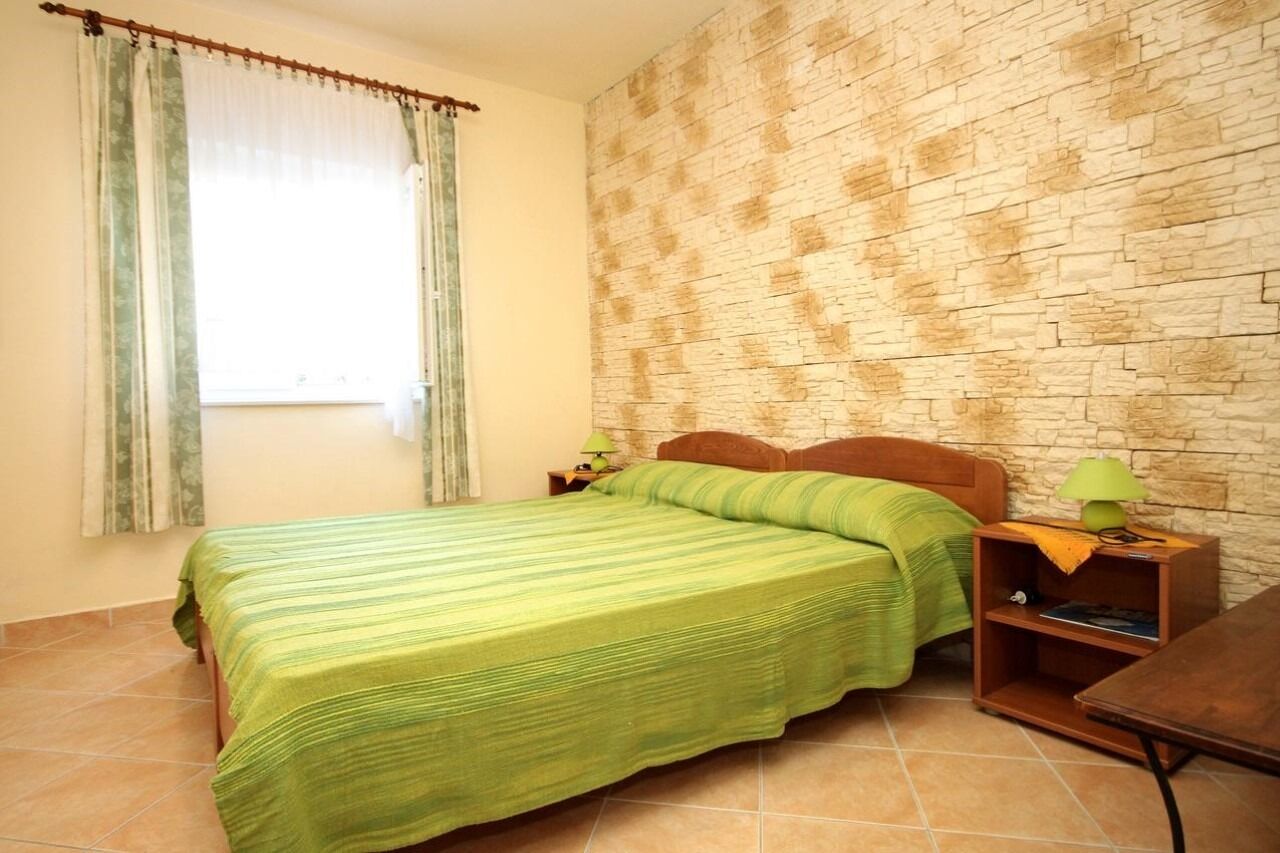 Room Cherry 105931-A5