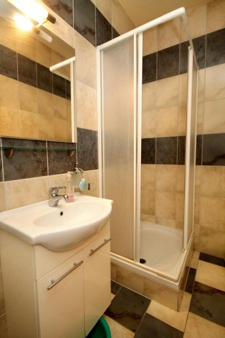 Room Cherry 105931-A5