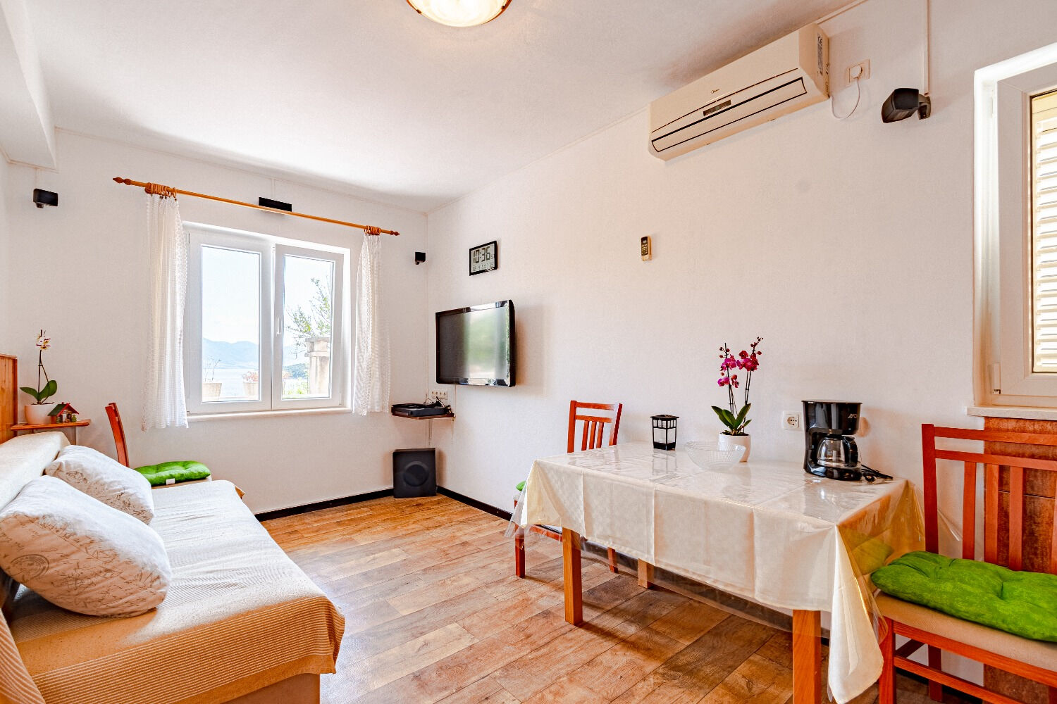 Apartment Mir 105971-A1