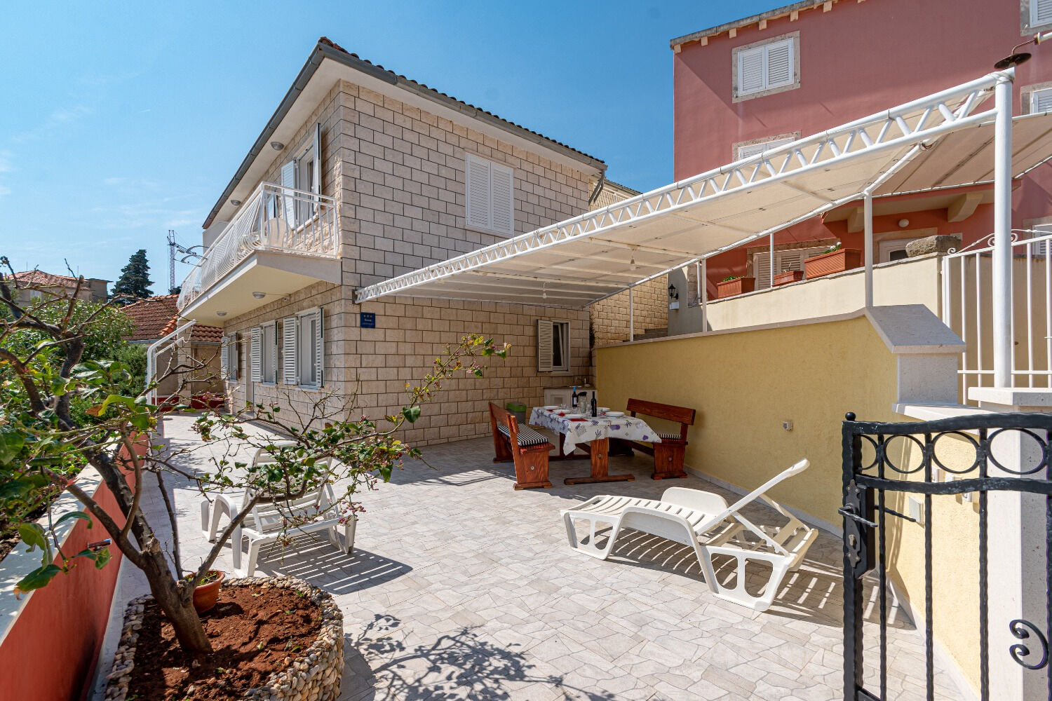 Apartment Mir 105971-A2