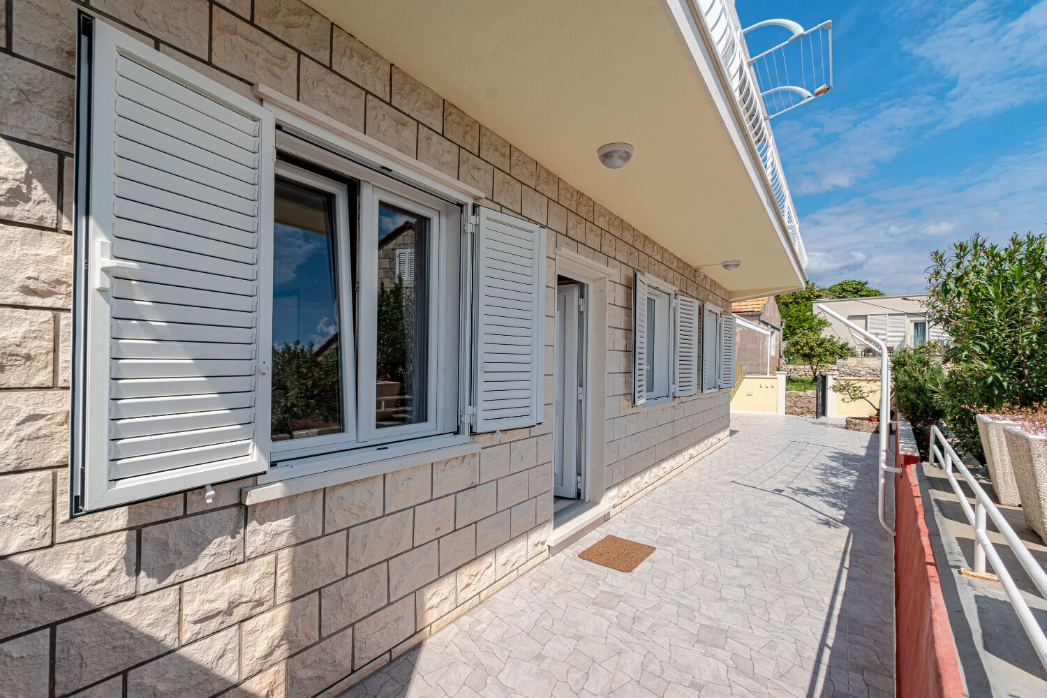 Apartment Mir 105971-A2