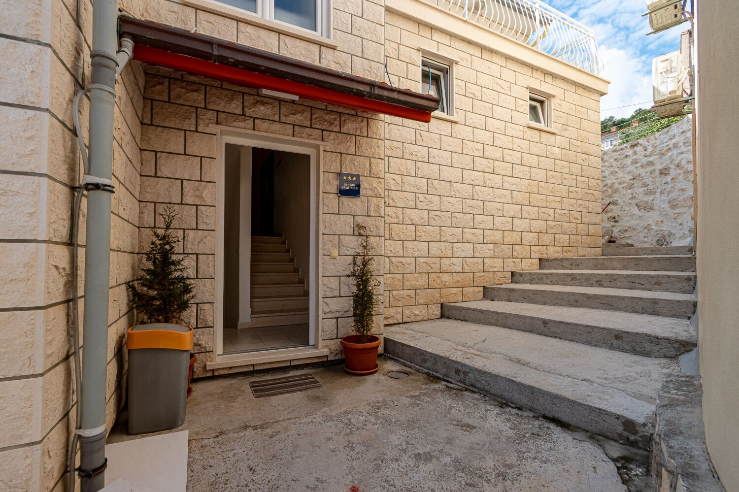 Apartment Mir 105971-A2