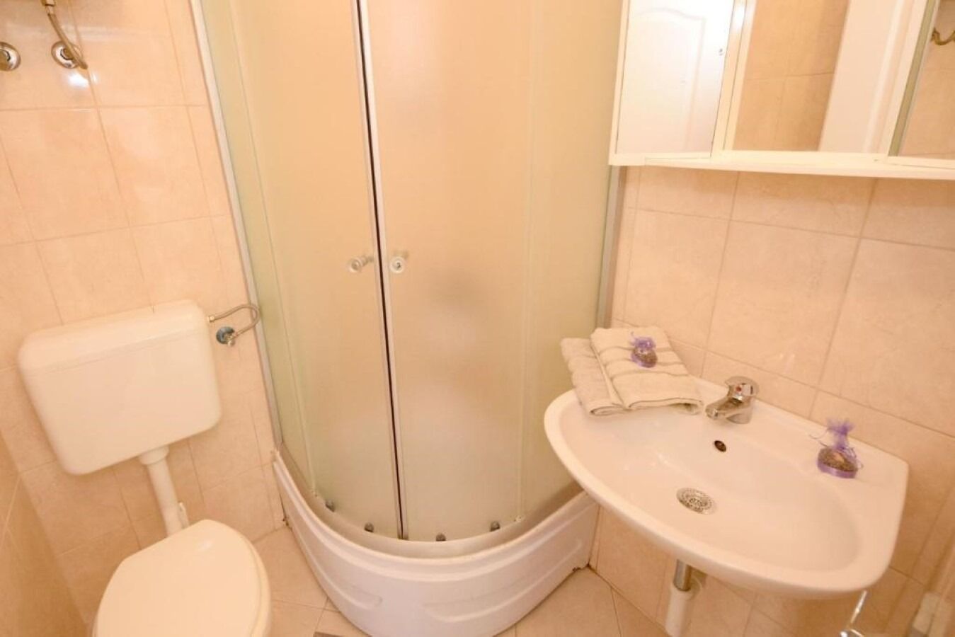 Apartments Lucky 10603-A1