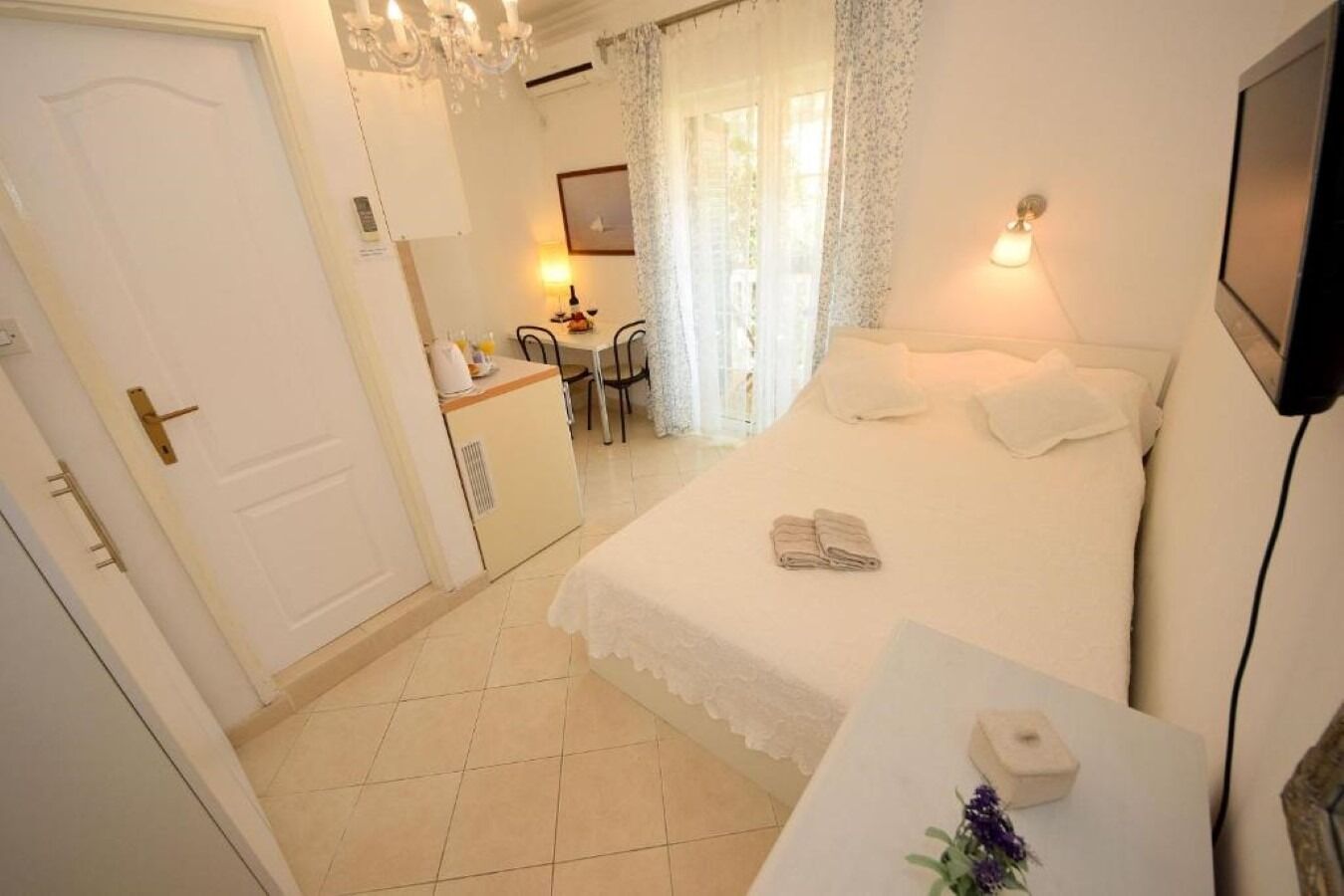 Apartments Lucky 10603-A2