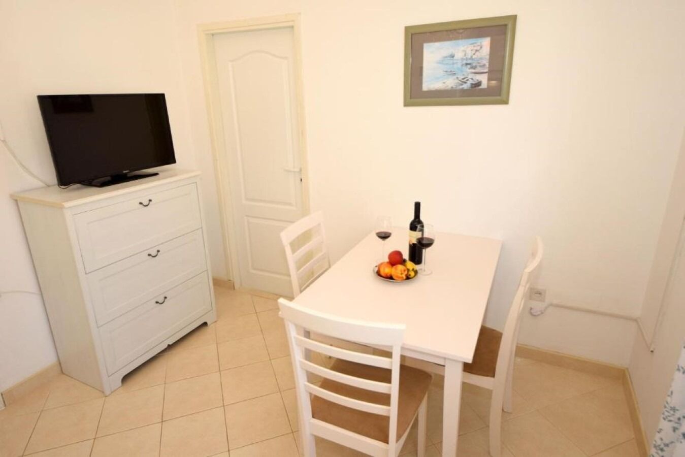Apartments Lucky 10603-A4