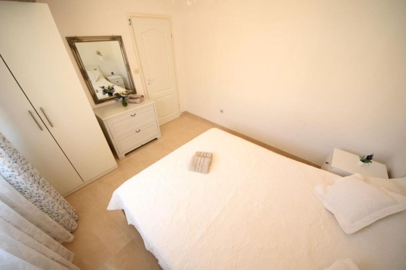 Apartments Lucky 10603-A4