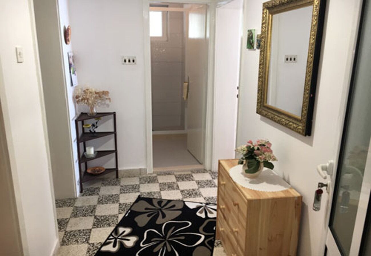 Apartment and Rooms Tomo 1 10617-A4