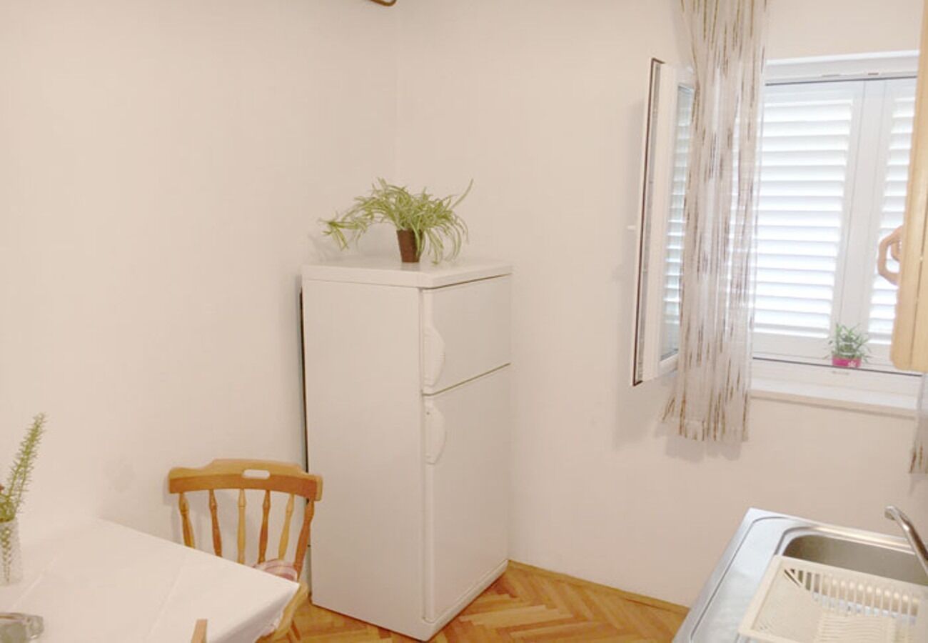Apartment and Rooms Tomo 1 10617-A4