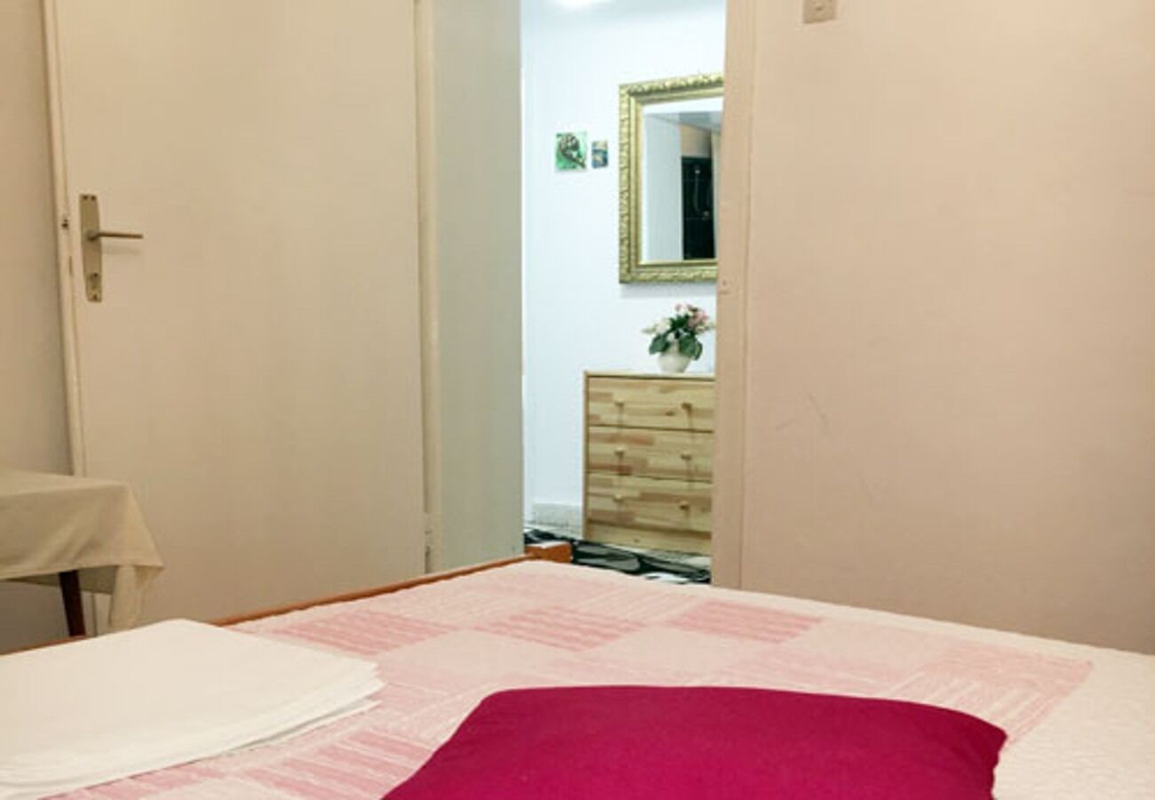 Apartment and Rooms Tomo 1 10617-A4