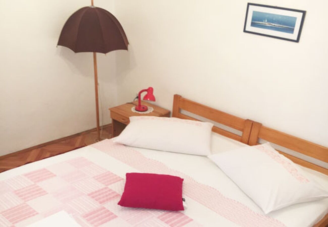Apartment and Rooms Tomo 1 10617-A4