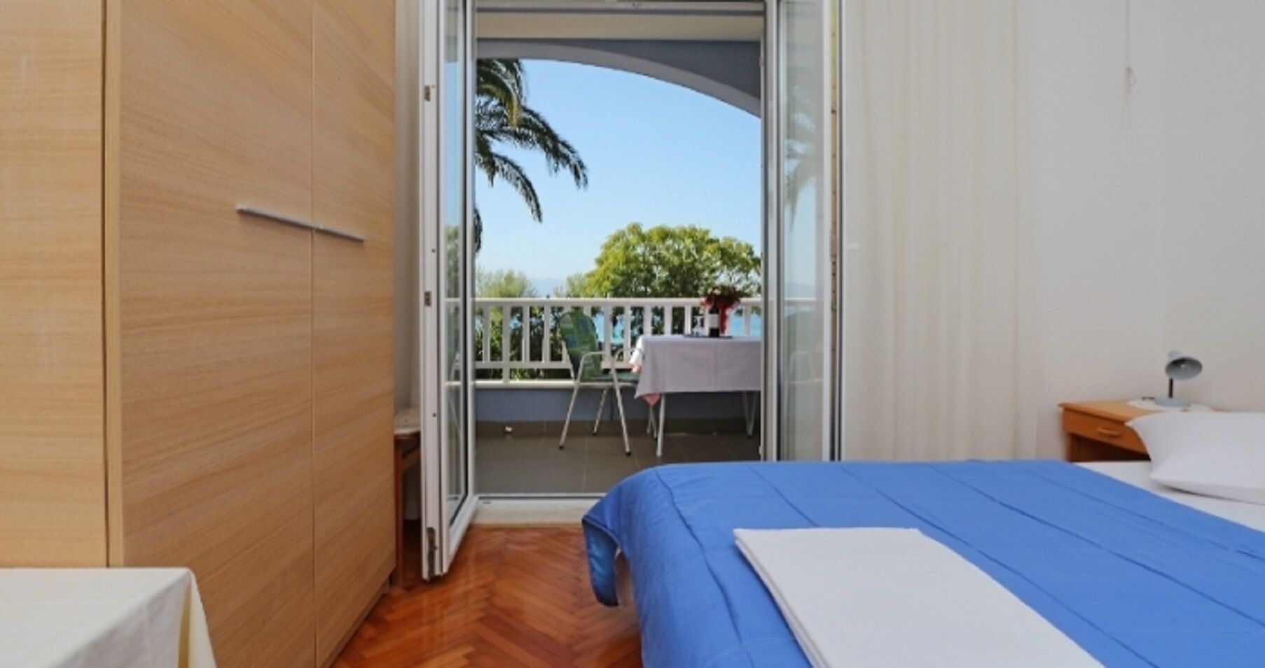 Apartment and Rooms Tomo 1 10617-S1