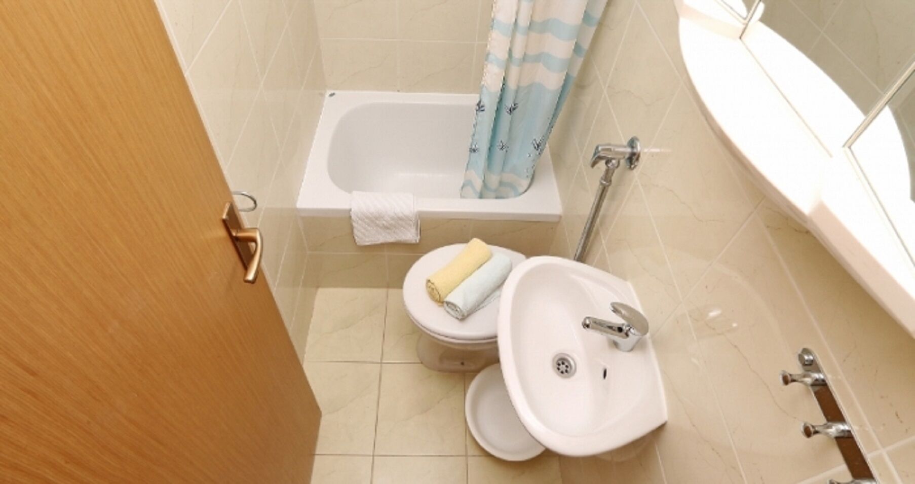 Apartment and Rooms Tomo 1 10617-S1