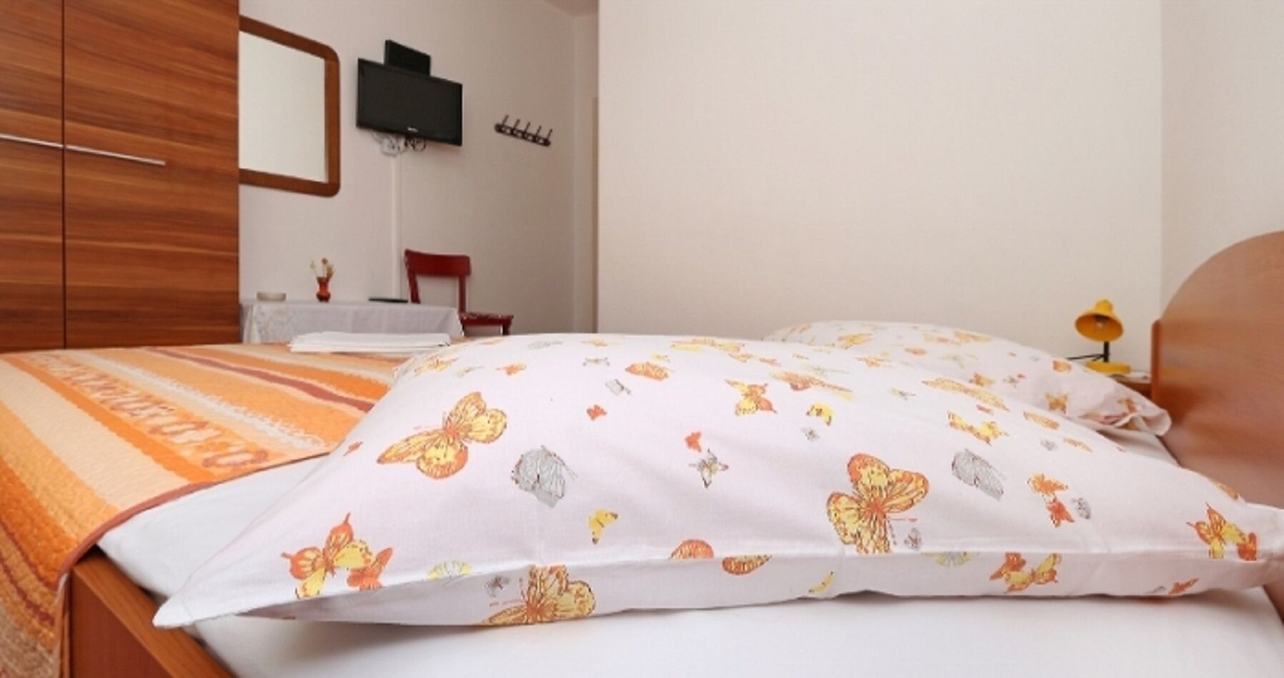 Apartment and Rooms Tomo 1 10617-S2