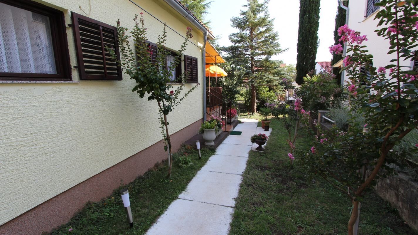 Apartments True 106141-A2
