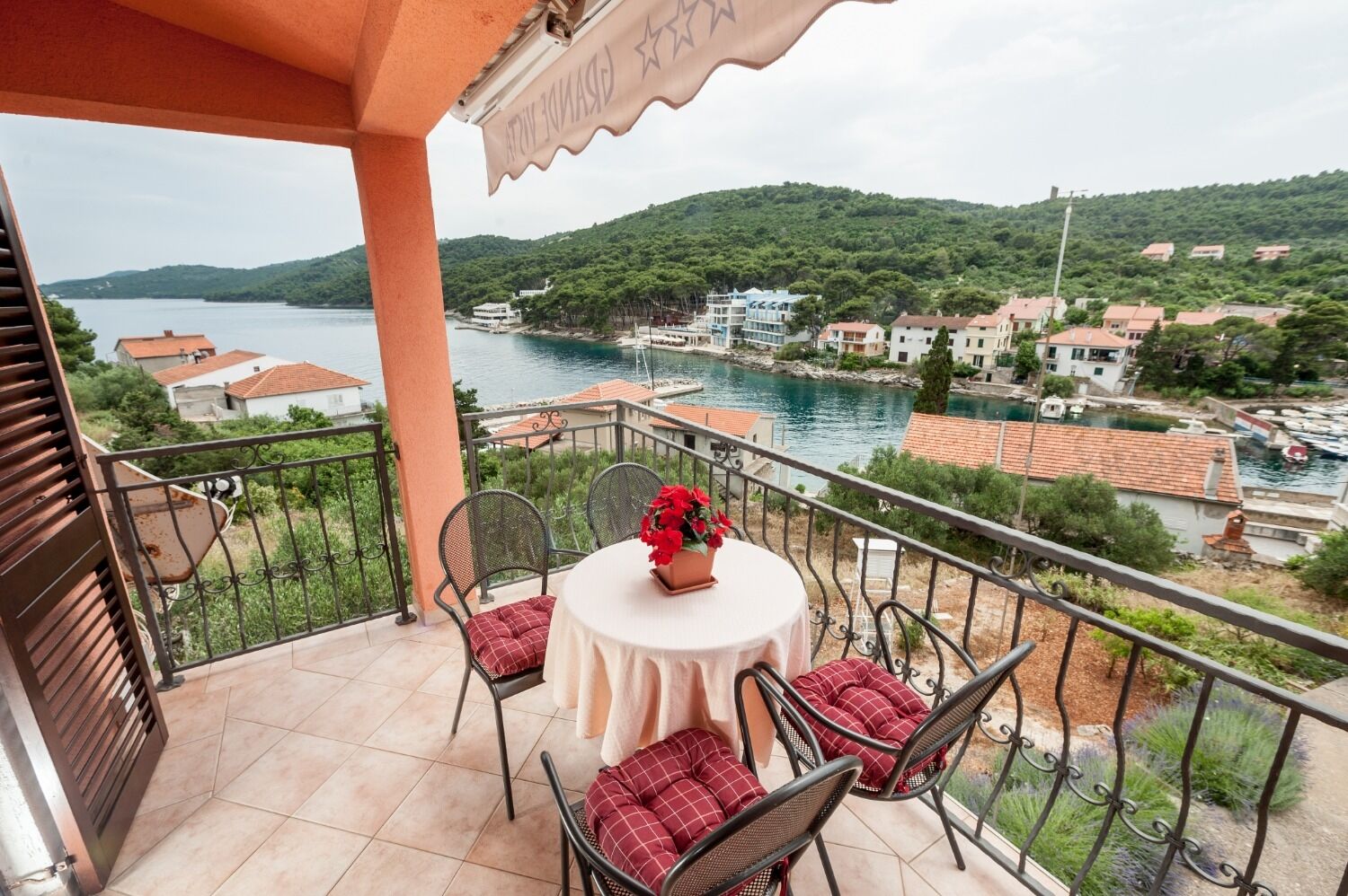 Apartment Ivan 106201-A1