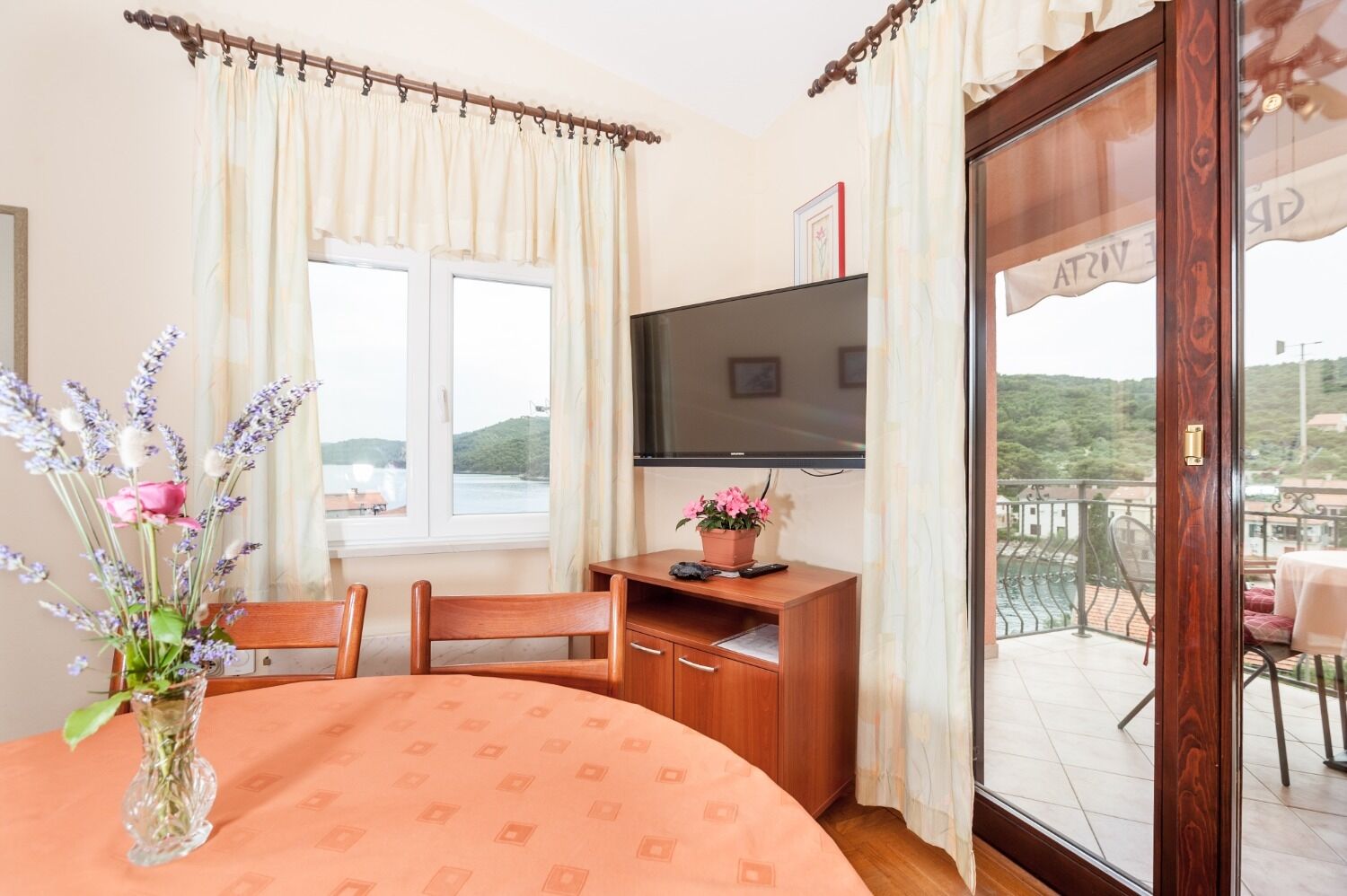 Apartment Ivan 106201-A1