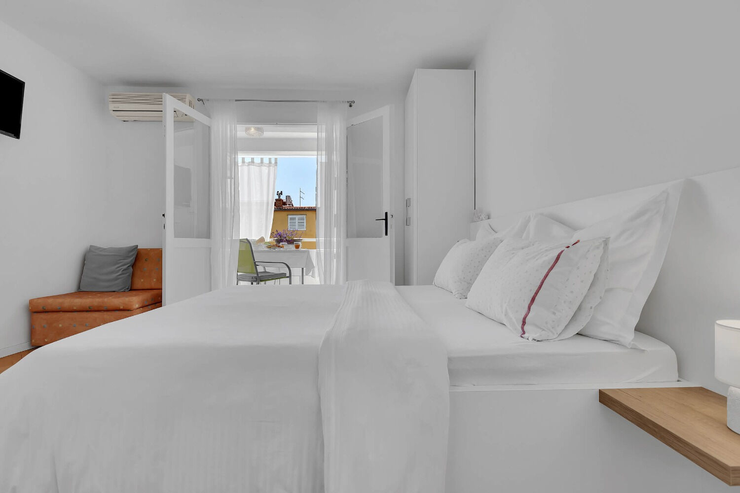Apartments Ivica 10628-A1
