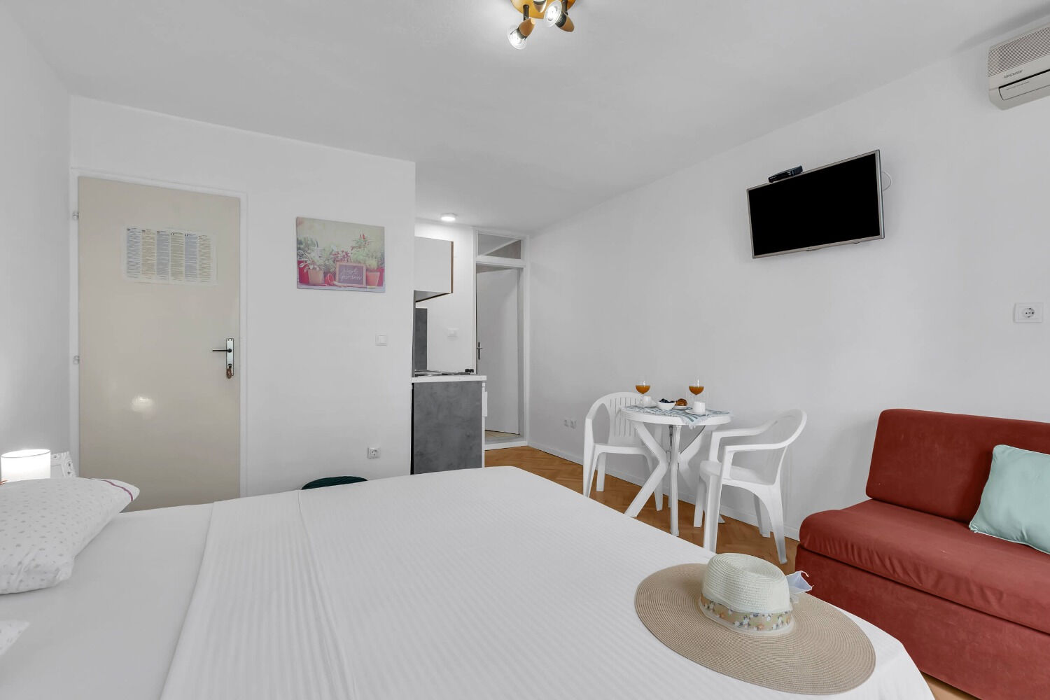 Apartments Ivica 10628-A2