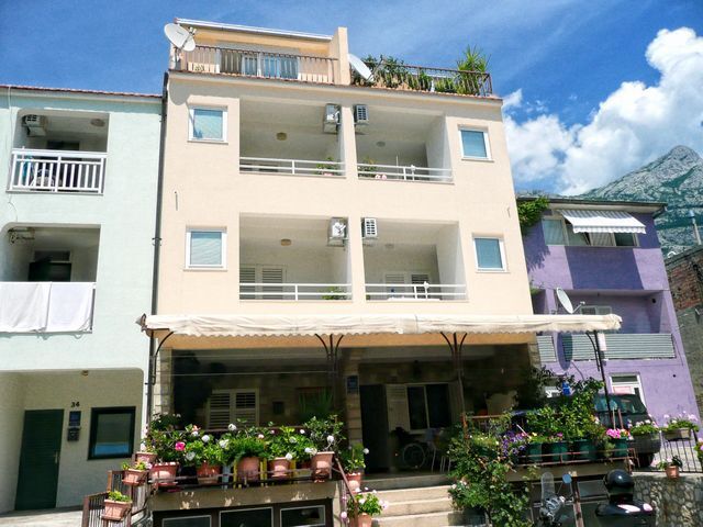 Apartments Ivica 10628-A2